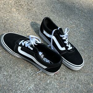 Vans old skool womens 8.5 canvas/suede great condition no tags blk/white